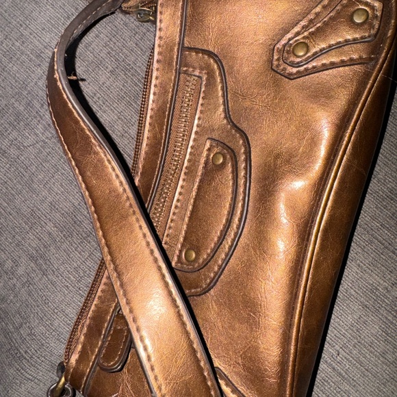 Mini leather shoulder purse; great condition - Picture 3 of 4